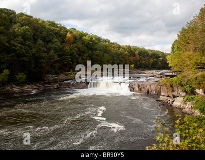 Ohiopyle in Pennsylvania auf Youghiogheny Fluß im Frühherbst Stockfoto