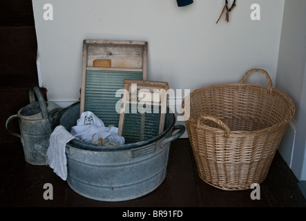 Alten Waschanlagen in einem 19. Jahrhundert Haus in Französisch Acadia Stockfoto