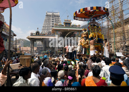 Feier des Karthigai Deepam Festival im Arunachaleshwara-Tempel; Thiruvannamalai; Tamil Nadu; Stockfoto