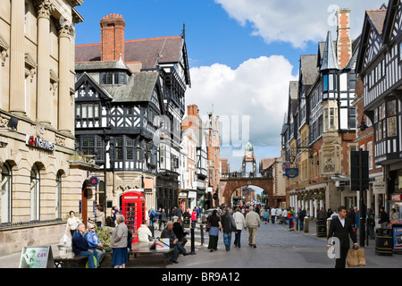 Eastgate, eines der Zeilen in der Altstadt von Chester, Cheshire, England, UK Stockfoto