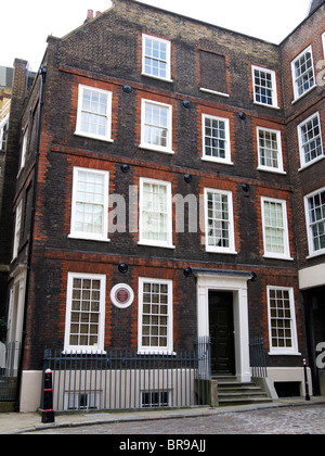 Das Haus von Dr. Samuel Johnson, der hier 1765 bis 1776 Gough Square in London UK lebte Stockfoto