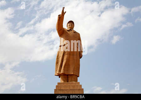 Platz des Volkes - Statue von Mao Zedung in Peoples Square, Kashgar, Provinz Xinjiang, China Stockfoto