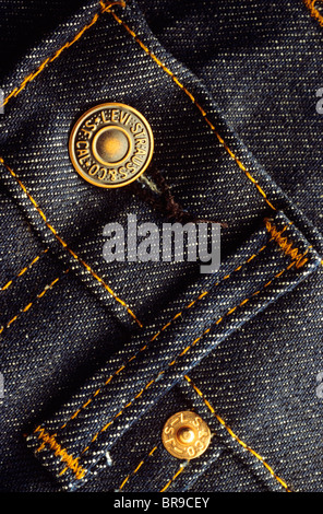 1980ER JAHRE HOSE LEVI BLUE JEAN, KNOPF UND NIETEN Stockfoto