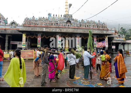 Feier des Karthigai Deepam Festival im Arunachaleshwara-Tempel; Thiruvannamalai; Tamil Nadu; Stockfoto