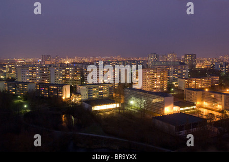 Wohngebäude am Helene-Weigel-Platz, Berlin, Deutschland Stockfoto