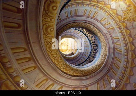 Österreich, Wachau Valley, Melk. 900 Jahre alte barocke Melk Abby (aka Benediktinerstift). Wendeltreppe. Stockfoto