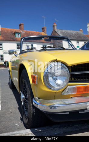 Gelbe Triumph TR6 Sportwagen Stockfoto