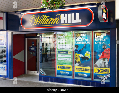 William Hill Wetten-Shop in Huddersfield Town Centre, West Yorkshire, England, UK Stockfoto