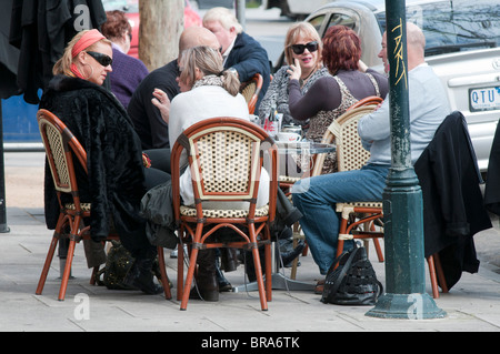 Sonntags-Brunch in einem Café am Fitzroy Street, St. Kilda in Melbourne Stockfoto