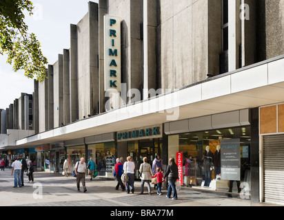 Primark-Discounter in Huddersfield Town Centre, West Yorkshire, England, UK Stockfoto