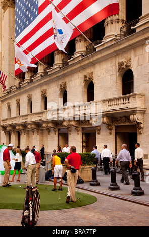 "PGA" Tag an der Wall Street - Profi Golfer geben NYSE Händler Tipps zur Verbesserung ihres Golf-Spiel, New York City USA Stockfoto