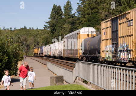 Union Pacific Güterzug in Tacoma WA USA Vereinigte Staaten von Amerika Stockfoto