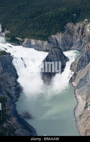 Virginia Falls, Nahanni National Park Reserve, Nordwest-Territorien, Kanada, Nordamerika Stockfoto