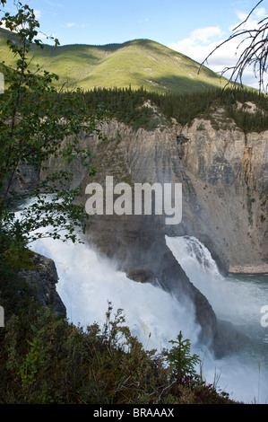 Virginia Falls, Nahanni National Park Reserve, Nordwest-Territorien, Kanada, Nordamerika Stockfoto