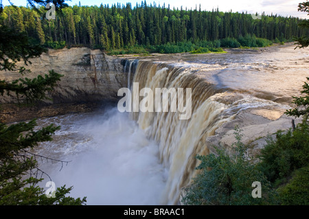 Alexandra Falls, Twin Falls Gorge Territorial Park, Nordwest-Territorien, Kanada, Nordamerika Stockfoto