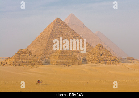 Die Pyramiden von Gizeh, UNESCO-Weltkulturerbe, Kairo, Ägypten, Nordafrika, Afrika Stockfoto