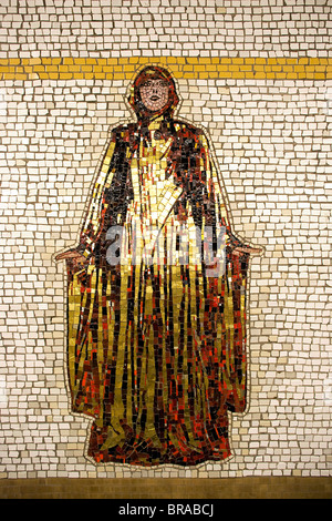 U-Bahn-Mosaik-Kunst Diva von Nancy Spiro aus Gold und Farbe Fliesen geschaffen Stockfoto