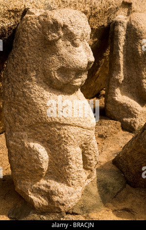 Ausschnitt aus einer Steinskulptur in der fünf Rathas (Panch Rathas) Anlage in Mahabalipuram, UNESCO, Tamil Nadu, Indien Stockfoto