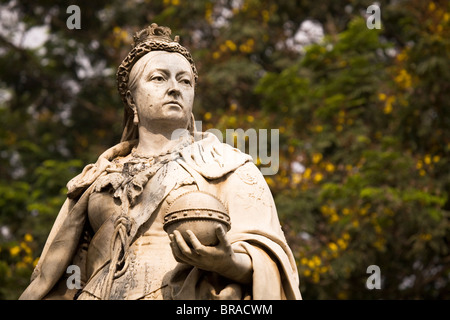 Statue der Königin-Kaiserin Victoria im Cubban Park in Bangalore, Karnataka, Indien, Zentralasien Stockfoto