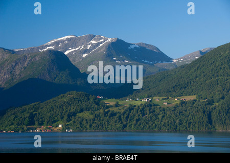 Norwegen, Geirangerfjord. Malerischen Fjord Segeln in Richtung Hellesylt & Geiranger. UNESCO Stockfoto