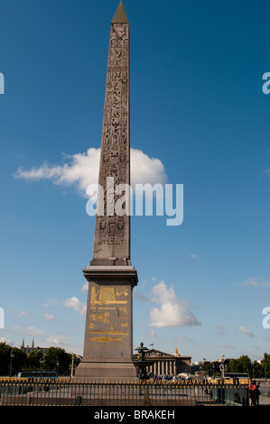 Place De La Concorde mit Luxor Obelisk und Assemblée Nationale, Paris, Frankreich Stockfoto