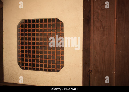 Japanische alte Holzfenster. Stockfoto