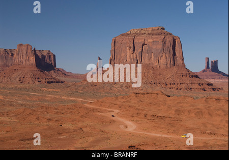 Blick vom John Ford Point Overlook mit Merrick Butte am nächsten rechts, Monument Valley Navajo Tribal Park, Arizona, USA Stockfoto