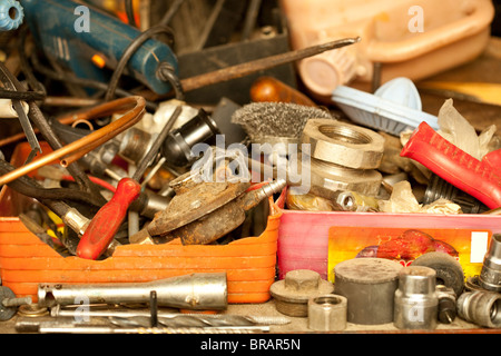 Ein Durcheinander von rostigen Werkzeuge hautnah Stockfoto