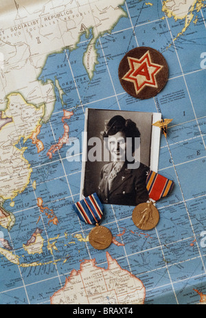Stillleben des Army Nurse Corps weiblich, Medaillen, Pacific Theater, Zweiten Weltkrieg Stockfoto