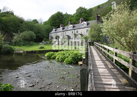 Bahnhof Cottages und Holzsteg an Chee Dale, Derbyshire Peak District National Park, England, Großbritannien Stockfoto