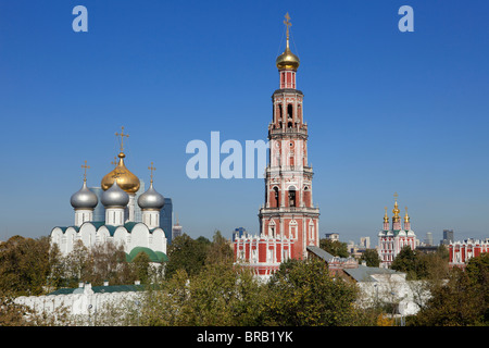 Panoramablick auf das 16. Jahrhundert Nowodewitschi Kloster in Moskau, Russland Stockfoto