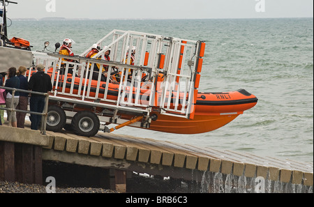 Die Einleitung von Sheringham Rettungsboot Stockfoto