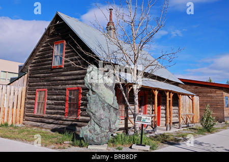 Größte natürliche Kupfer Nugget in Yukon Geschichte vor MacBride Museum in Whitehorse Stockfoto