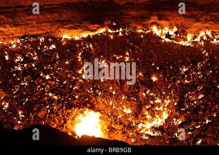 Turkmenistan - Wüste Karakum - Darvaza Erdgas Krater Stockfoto