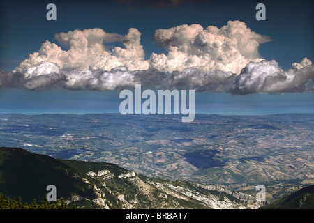 Blick über die Abruzzen von der Blockhaus in der Nähe von Chieti, Italien. Stockfoto