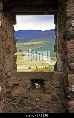 Ein Blick auf Glen Buchat aus den Ruinen von Glenbuchat Castle, Strathdon, Aberdeenshire, Schottland, Vereinigtes Königreich. Stockfoto
