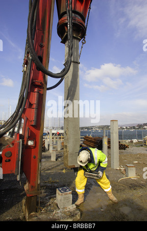 Gründungspfähle installiert wird. Stockfoto