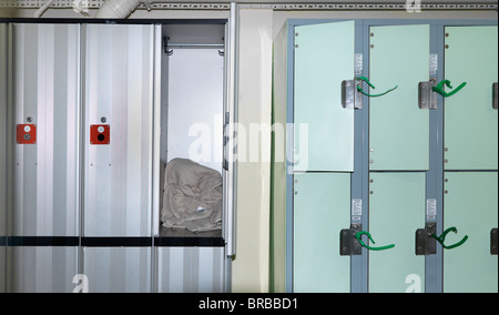 Schließfächer in ein Sportzentrum Stockfoto