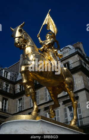 Frankreich, Ile De France, Paris, goldene Statue von Fremiet Jeanne d ' Arc auf dem Pferderücken in Ort Des Pyramiden Stockfoto