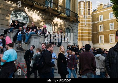 Protest der Papst-Marsch und Kundgebung, Whitehall, Downing Street Westminster in London England Großbritannien 18. September 2010 Stockfoto