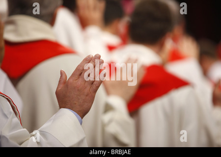 Ordinationen Priester an der Kathedrale Notre Dame de Paris, Paris, Frankreich Stockfoto