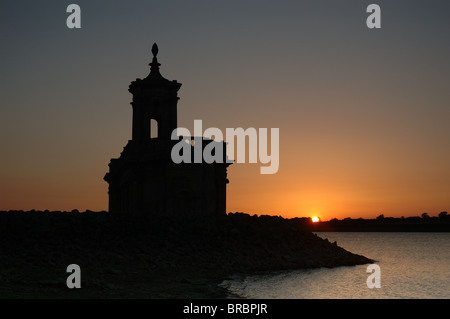 Sonnenuntergang, Normanton Kirche, Rutland Water, Rutland, England, UK Stockfoto