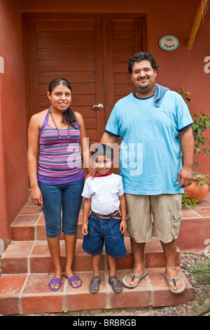 Porträt des jungen mexikanischen Familie Stockfoto