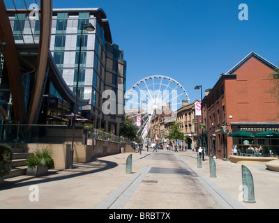 Wheel of Sheffield angesehen von Surrey Street, South Yorkshire England UK Stockfoto