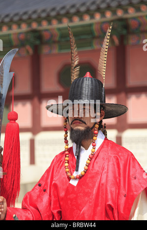 Die Wachablösung, Gyeongbokgung Palace (Palast des glänzenden Glücks), Seoul, Südkorea Stockfoto