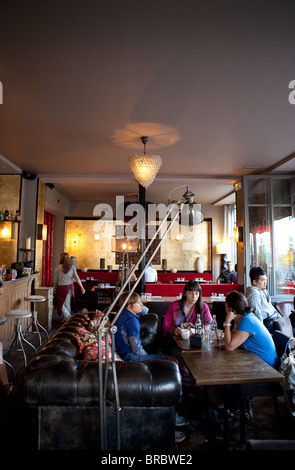 Mme Shawn Thai Restaurant, Canal Saint Martin, Paris Stockfoto