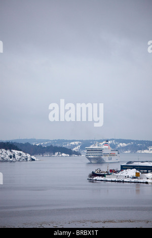 Fähre Segeln im Hafen, Stockholm, Schweden, Skandinavien Stockfoto