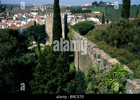 Blick von der Burg in Vila Viçosa mit Blick auf den Paço Ducal in Süd-Portugal-Alentejo-Provinz. Stockfoto