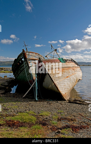 Alte Boote letzte Ruhestätte in Salen Bay auf der Isle of Mull, Inneren Hebriden, Schottland.  SCO 6704 Stockfoto