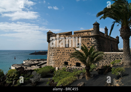 dh Burg San Jose ARRECIFE LANZAROTE Hafen Verteidigung Schloss Museum Café Restaurant und eine Kunstgalerie Stockfoto